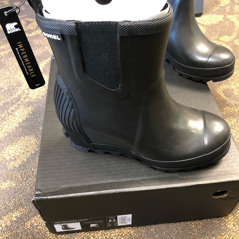 Sorel wedge rain boots